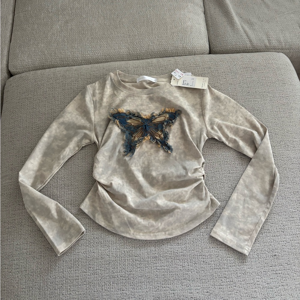 Brand new butterfly top scrunches on the side from Japan